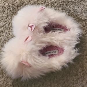 Steve Madden Furry slippers